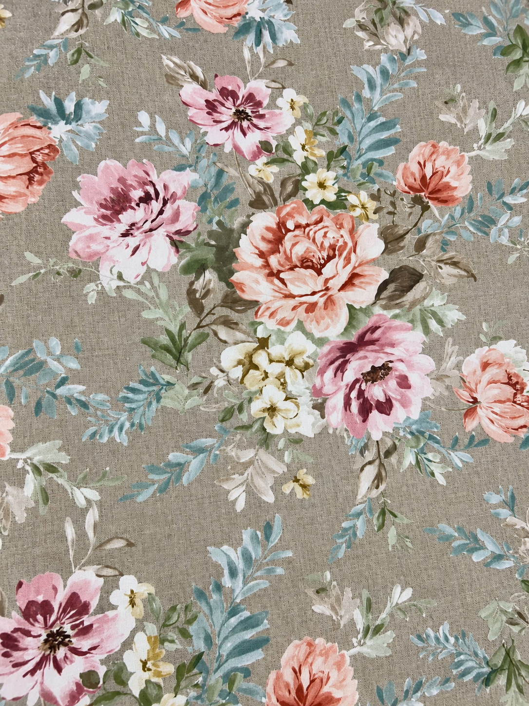 TESSUTO ROSE BASE CHIARA