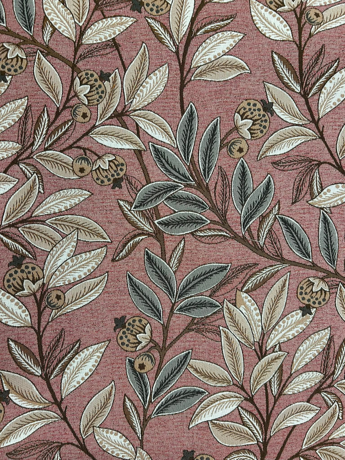 TESSUTO FOGLIA E BACCA ROSA
